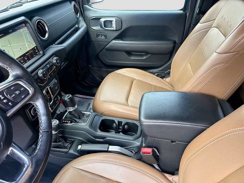 Used 2021 Jeep Wrangler Unlimited Sahara w/ Cold Weather Group AWD/4WD image 25