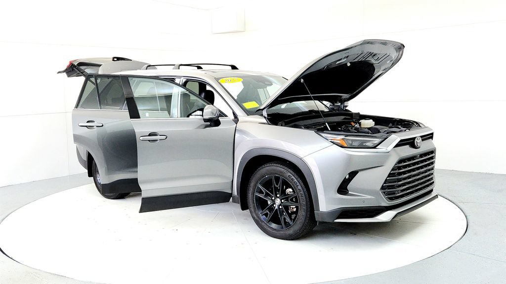 Certified 2025 Toyota Grand Highlander AWD Hybrid image 12