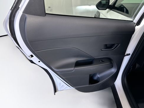 Used 2025 Hyundai Kona SEL FWD image 27