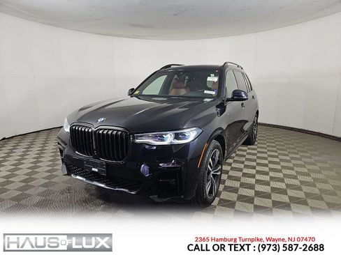 Used 2021 BMW X7 M50i w/ Executive Package image 2