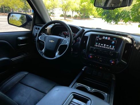 Used 2018 Chevrolet Silverado 1500 LTZ Z71 w/ LTZ Plus Package AWD/4WD image 28