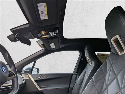 Used 2023 BMW iX xDrive50 w/ Premium Package image 15