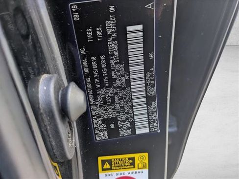 Used 2019 Toyota Highlander LE image 15