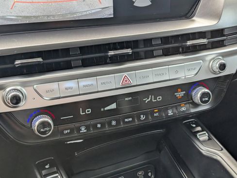 Certified 2023 Kia Telluride S w/ S Sunroof Package image 42