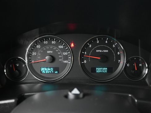 Used 2006 Jeep Commander Base image 13