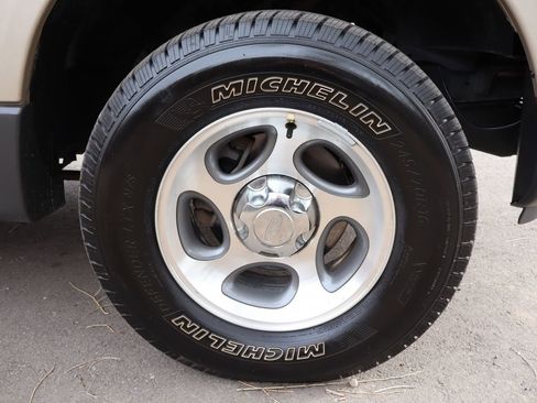 Used 2004 Ford Explorer Sport Trac XLT image 43