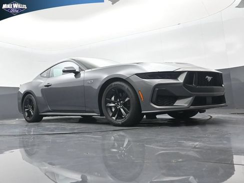 Used 2025 Ford Mustang GT RWD image 17