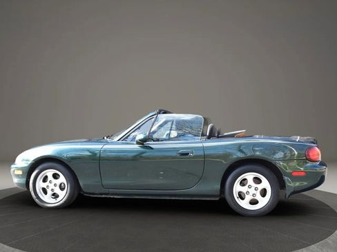 Used 1999 MAZDA MX-5 Miata image 23