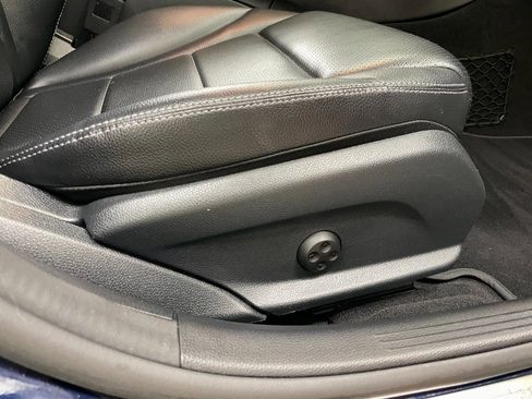 Used 2019 Mercedes-Benz C 300 4MATIC Sedan image 12