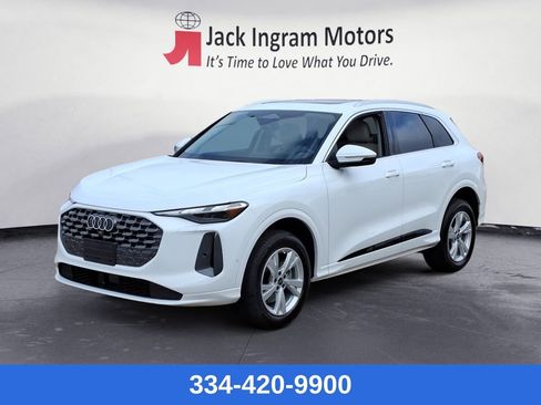 Used 2025 Audi Q5 Premium w/ Convenience Package image 1