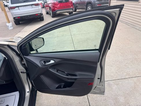 Used 2015 Ford Focus SE image 15