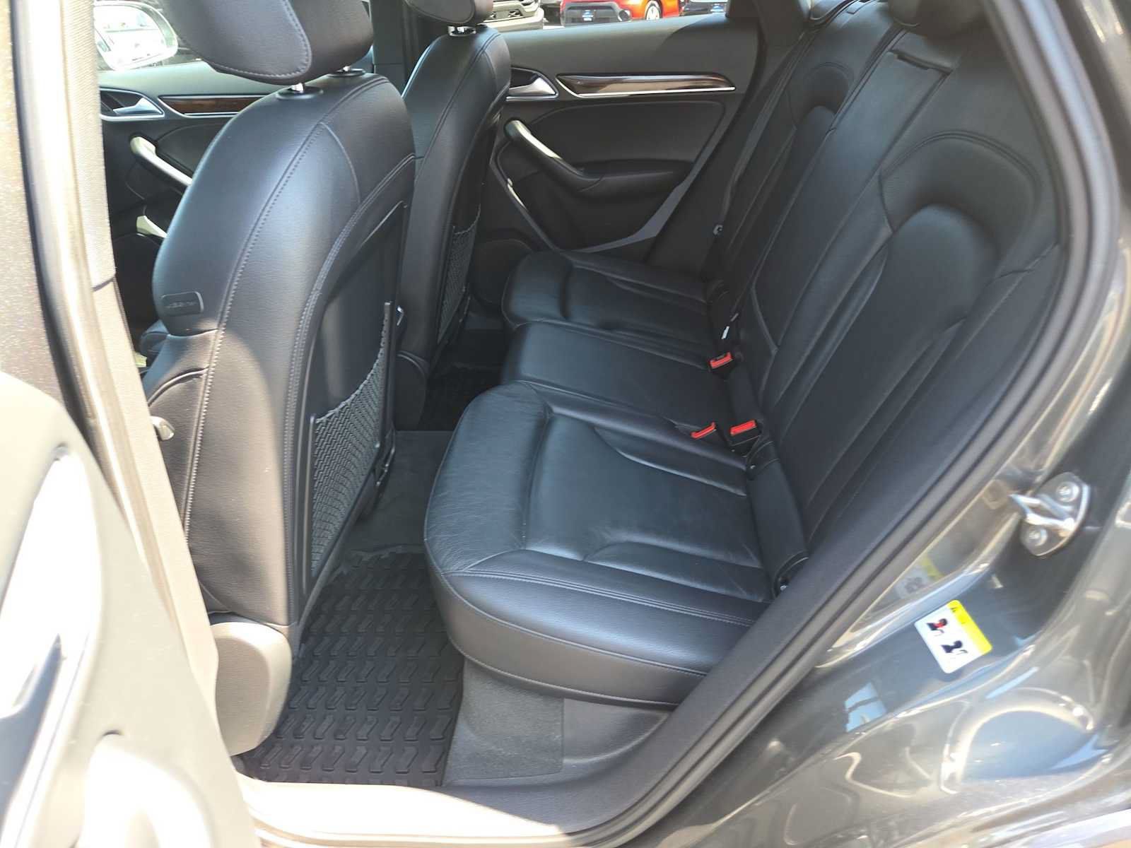 Used 2018 Audi Q3 2.0T Premium Plus w/ Premium Plus Package AWD/4WD image 21