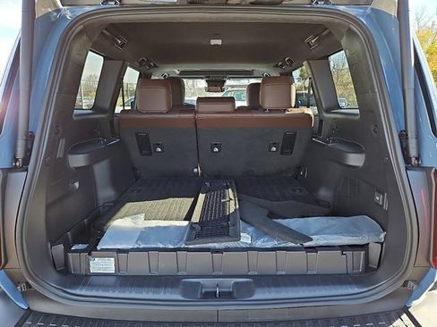 Used 2025 Toyota Land Cruiser image 30