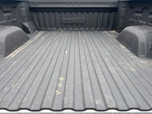 Used 2022 Chevrolet Silverado 1500 High Country w/ High Country Premium Package image 17