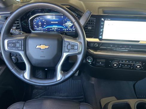 Used 2024 Chevrolet Silverado 2500 LTZ AWD/4WD image 14
