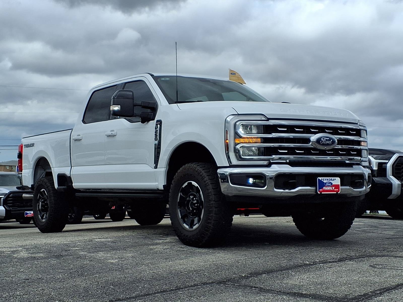 Certified 2025 Ford F250 Lariat w/ Tremor Off-Road Package AWD/4WD image 3