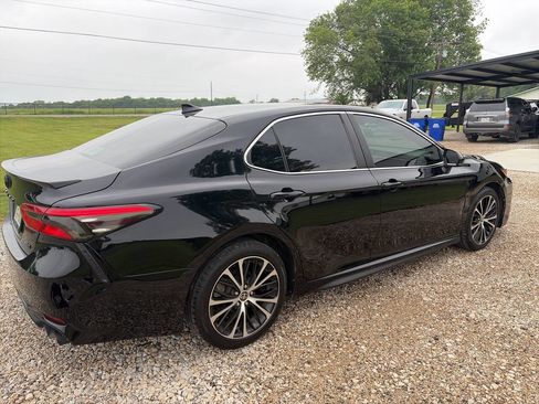 Used 2020 Toyota Camry SE FWD image 13