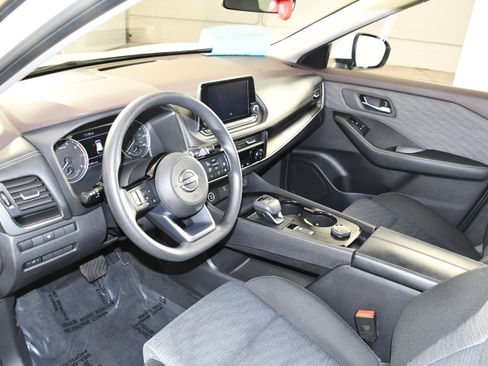 Used 2023 Nissan Rogue SV AWD/4WD image 2