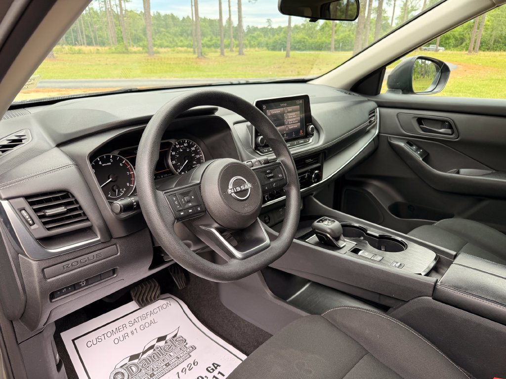 Used 2024 Nissan Rogue S FWD image 13