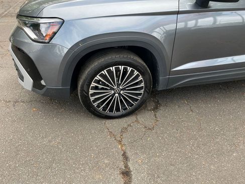 Used 2025 Volkswagen Taos SE image 31