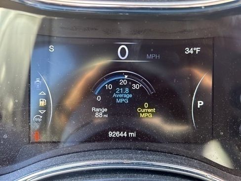 Used 2021 Jeep Grand Cherokee Laredo X image 8