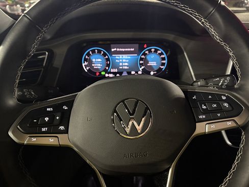 Used 2025 Volkswagen Atlas Cross Sport SE image 19