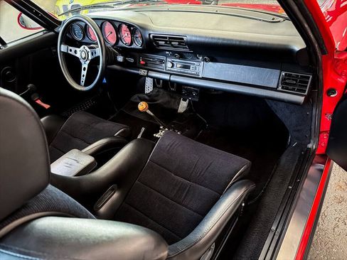 Used 1988 Porsche 911 Carrera RWD image 32
