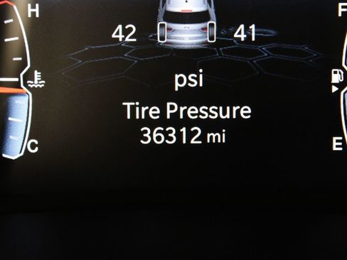 Used 2022 Jeep Compass Latitude image 25