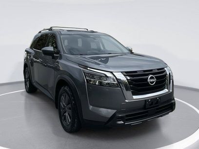 Used 2022 Nissan Pathfinder SV w/ SV Premium Package