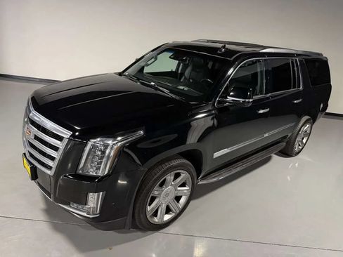 Used 2017 Cadillac Escalade ESV Premium Luxury RWD image 49