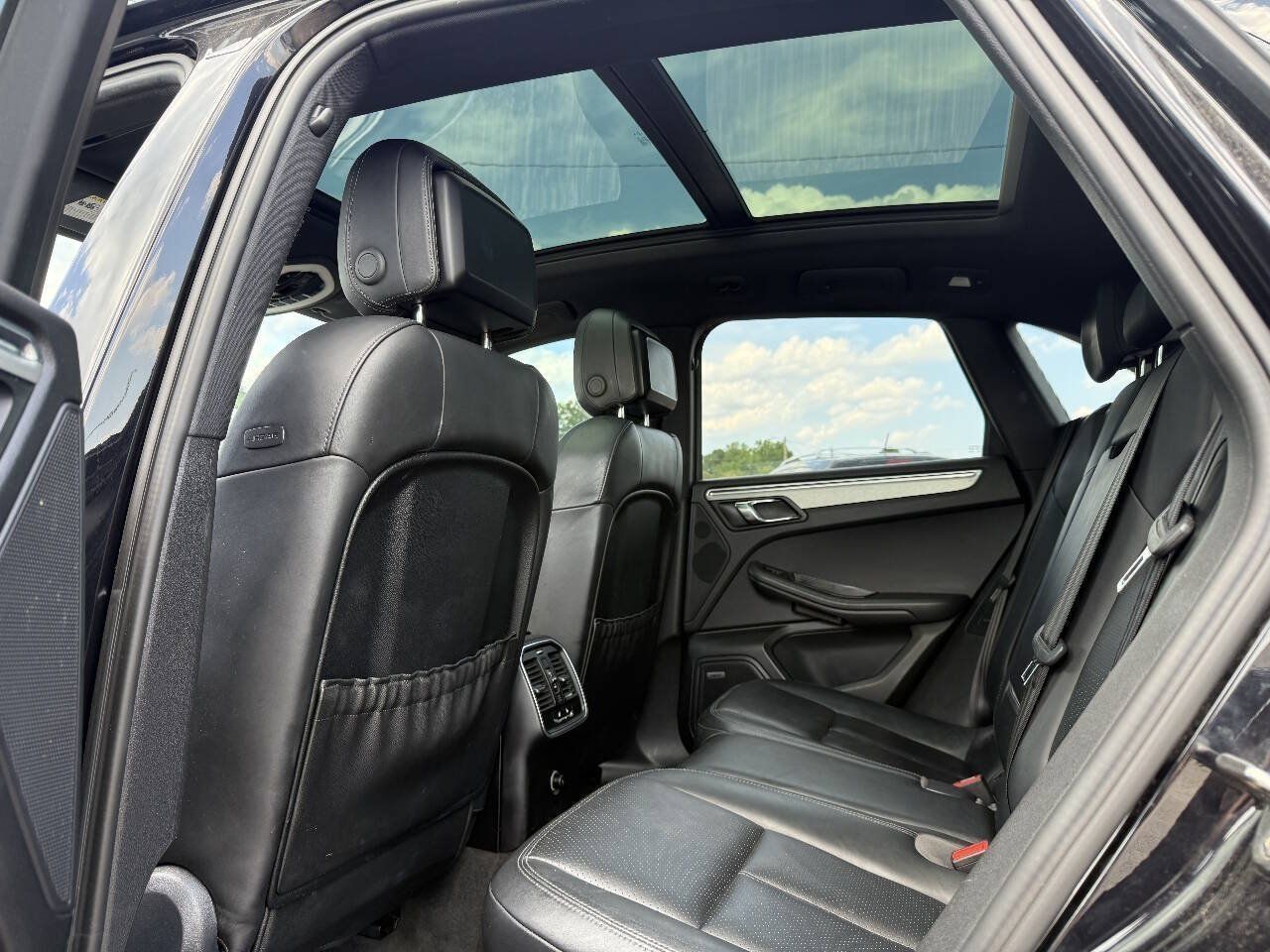 Used 2016 Porsche Macan S AWD/4WD image 7