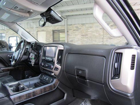 Used 2015 GMC Sierra 2500 Denali w/ Duramax Plus Package AWD/4WD image 11