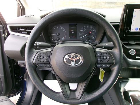 Used 2023 Toyota Corolla LE w/ Carpet Mat Package (TMS) image 19