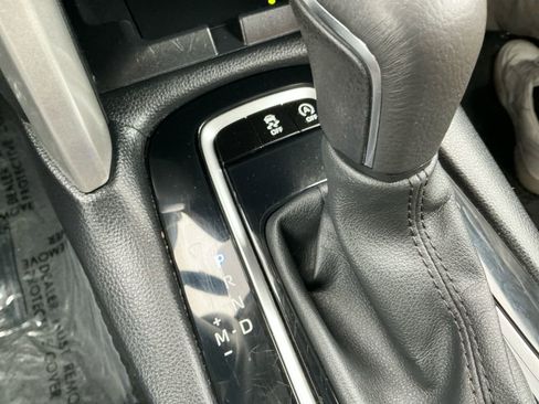 Used 2024 Toyota Corolla Cross XLE image 18