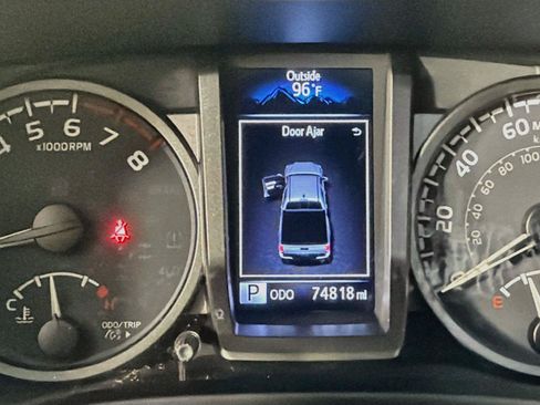 Used 2021 Toyota Tacoma TRD Sport w/ TRD Premium Sport Package AWD/4WD image 12
