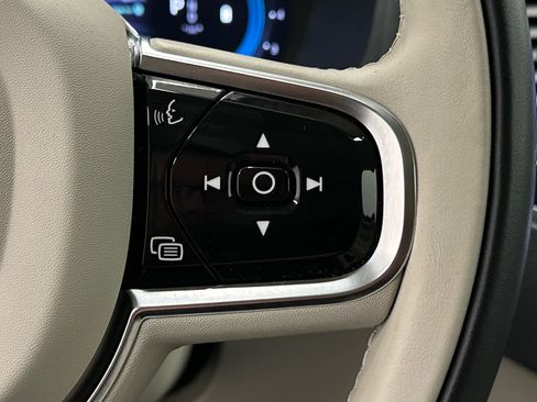 Used 2024 Volvo XC90 B5 Plus w/ Protection Package Premier image 28
