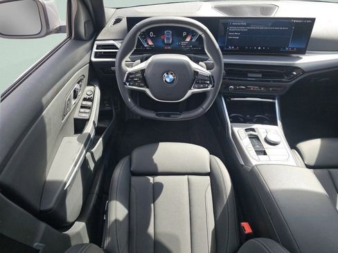 Used 2025 BMW 330i xDrive Sedan w/ Convenience Package AWD/4WD image 4