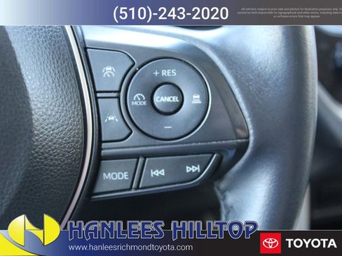 Used 2024 Toyota Corolla Cross XLE w/ Convenience Package FWD image 31