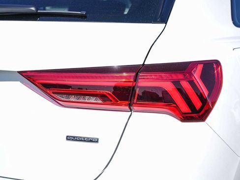 Used 2025 Audi Q3 2.0T Premium w/ Convenience Plus Package AWD/4WD image 11