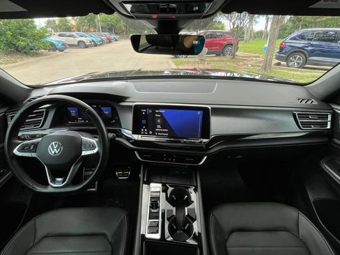 Used 2025 Volkswagen Atlas Cross Sport SEL R-Line AWD/4WD image 11