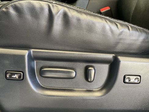 Used 2010 Toyota Tundra Limited image 15