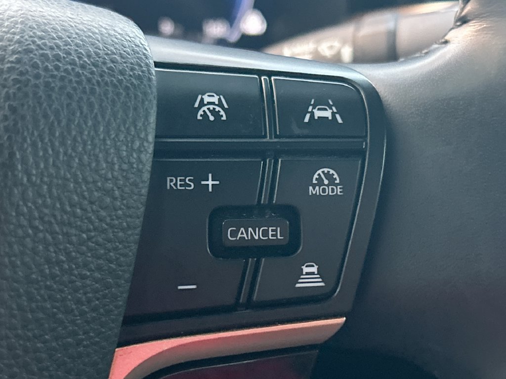 Used 2023 Toyota Crown AWD/4WD image 18