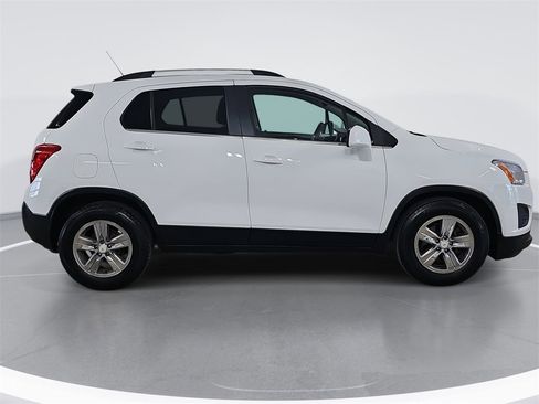 Certified 2016 Chevrolet Trax LT image 2