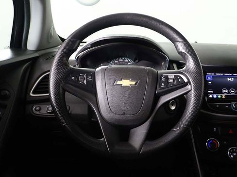 Used 2020 Chevrolet Trax LS w/ Tint and Cruise Package FWD image 31