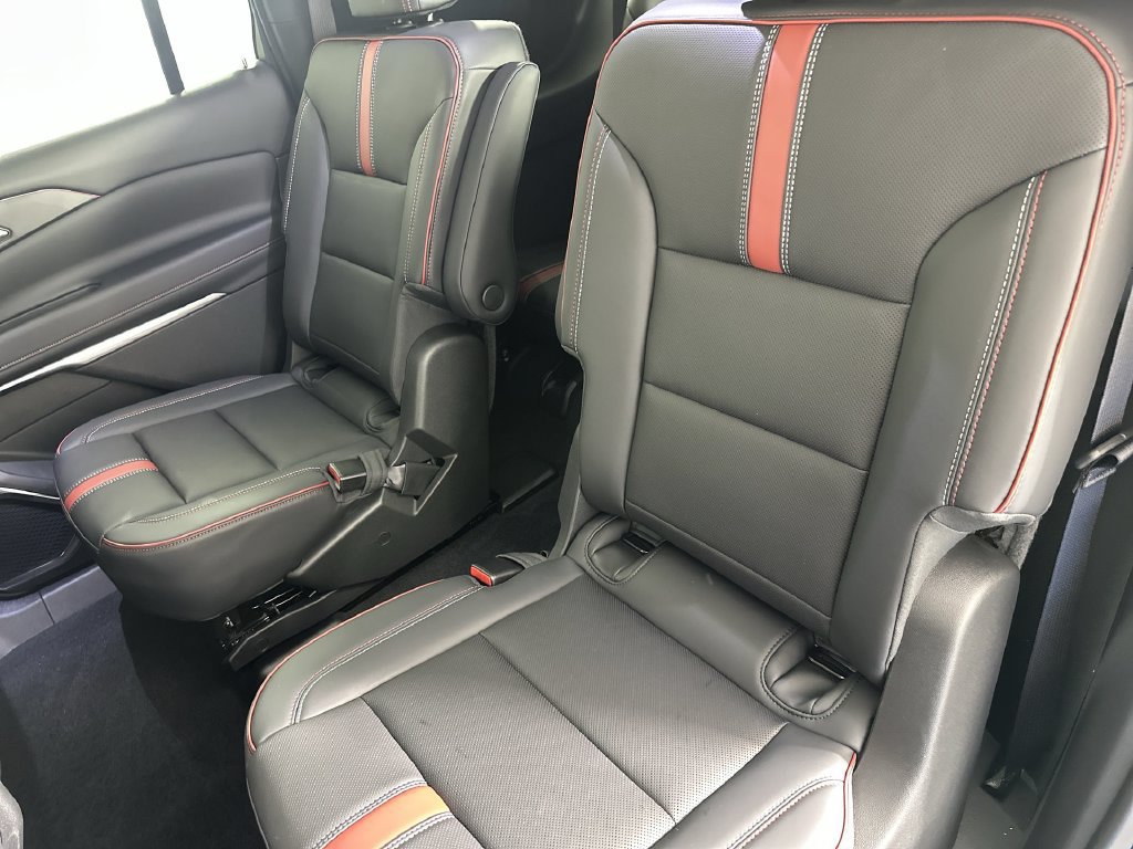 New 2027 Chevrolet Traverse RS w/ LPO, Floor Liner Package AWD/4WD image 27