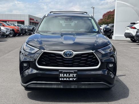 Used 2022 Toyota Highlander XLE AWD/4WD image 27