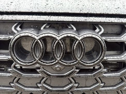 Used 2023 Audi A8 L 3.0T image 36