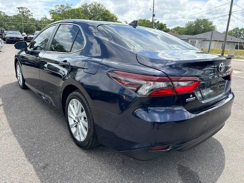 Used 2022 Toyota Camry LE image 7