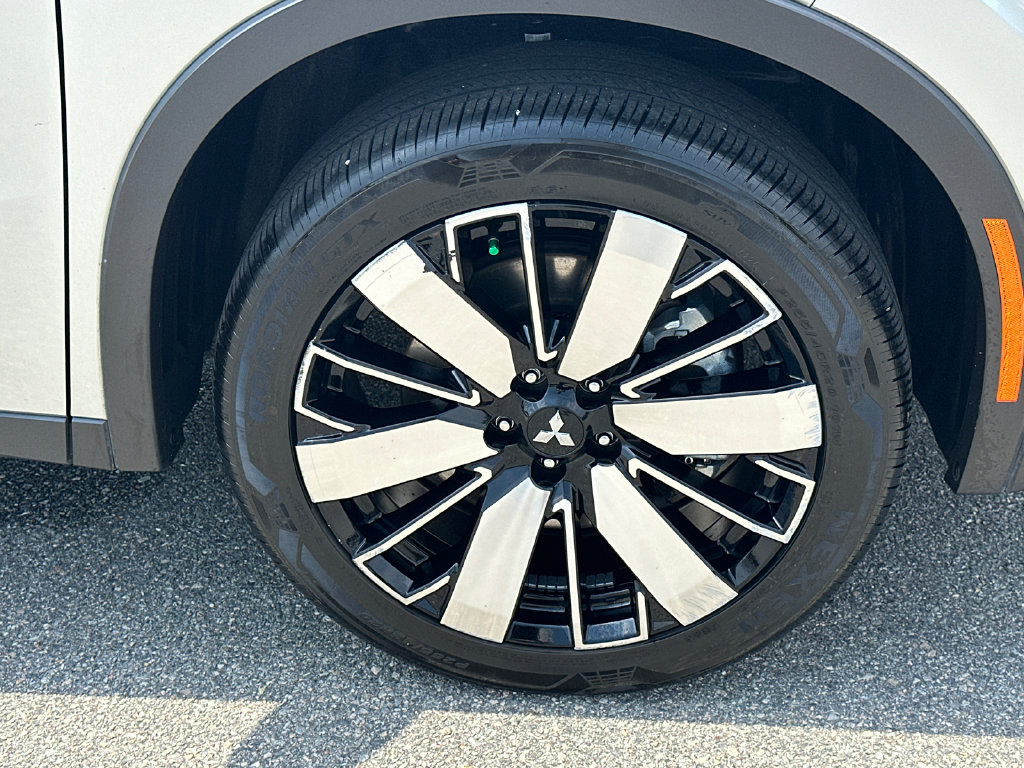 Used 2025 Mitsubishi Outlander SE AWD/4WD image 12