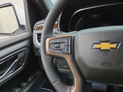 Certified 2023 Chevrolet Suburban High Country w/ Premium Package 2 AWD/4WD image 22